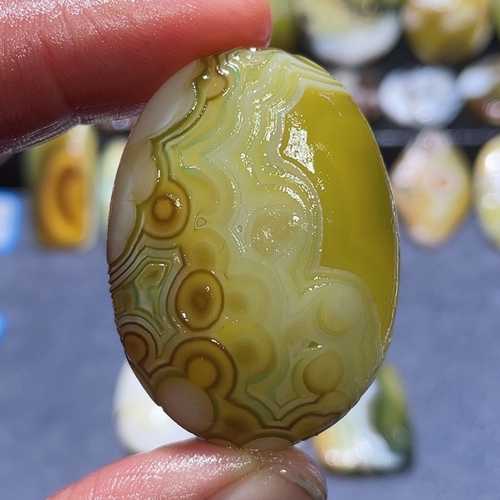 玛瑙/玉髓未镶嵌珠宝奇石