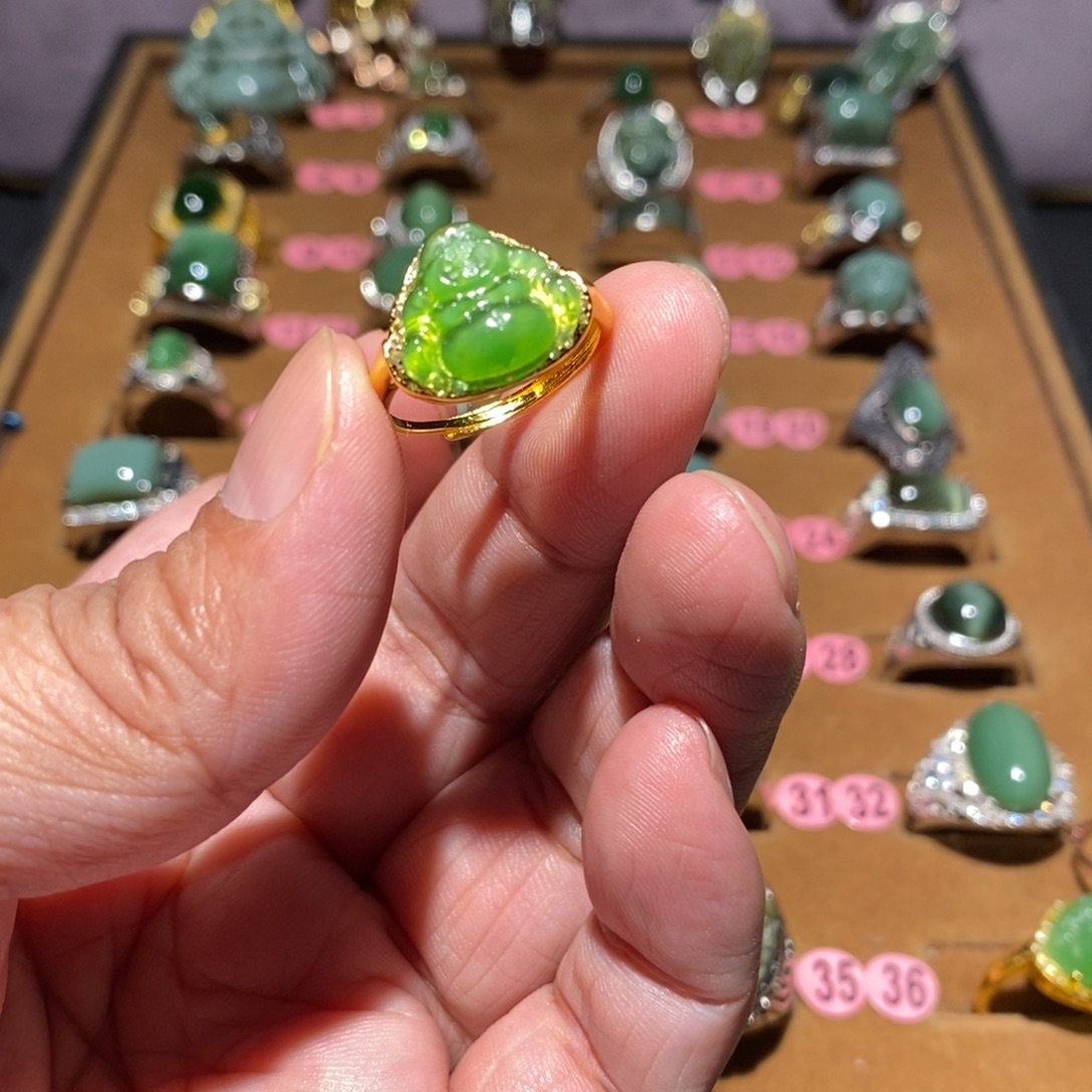 和田玉未镶嵌戒指