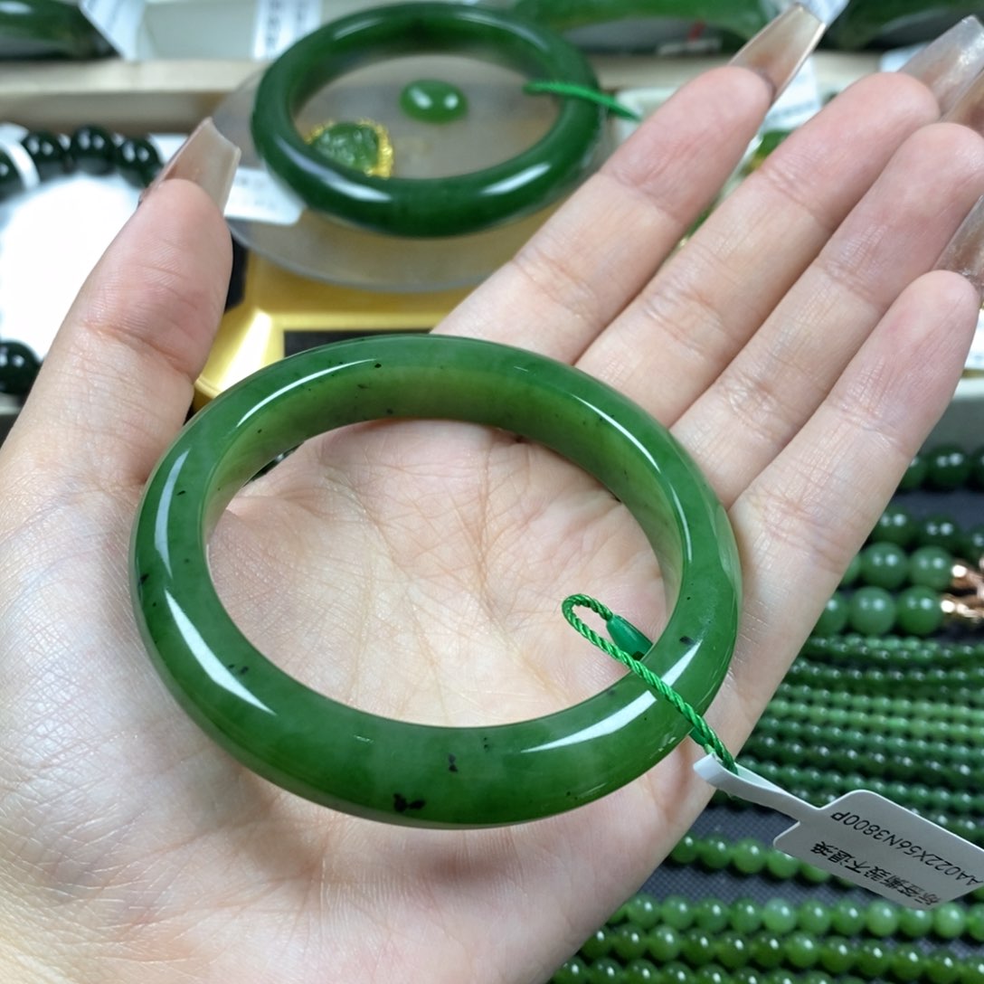 和田玉（碧玉）手镯未镶嵌56