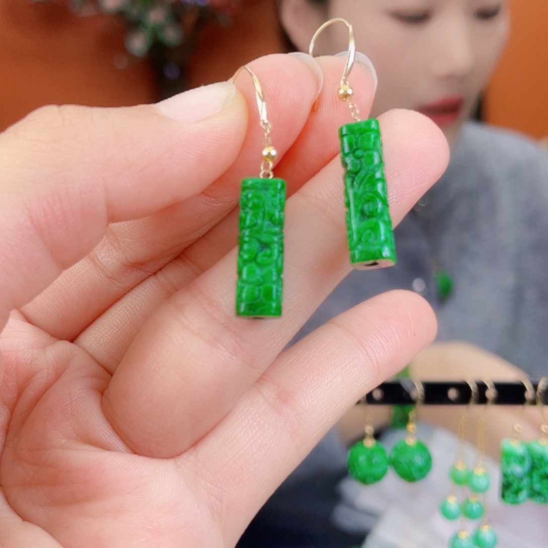 翡翠18K金镶嵌耳饰