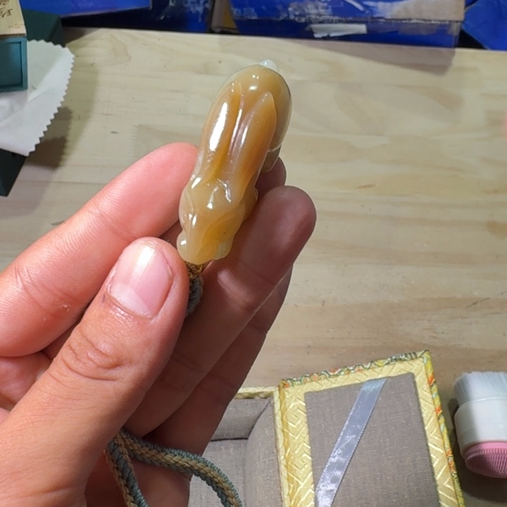 未镶嵌和田玉（糖玉）挂件