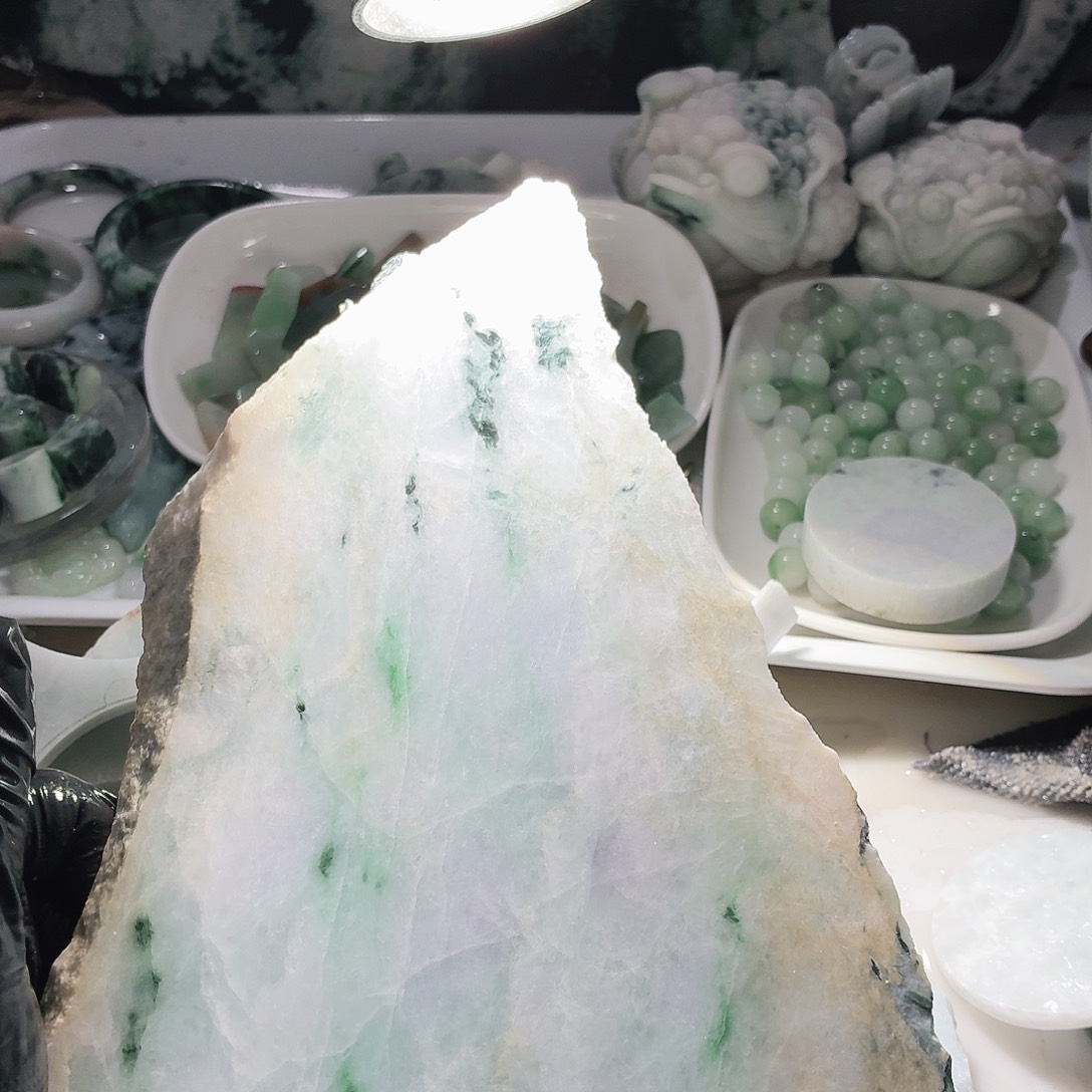 翡翠未镶嵌颈饰边角料