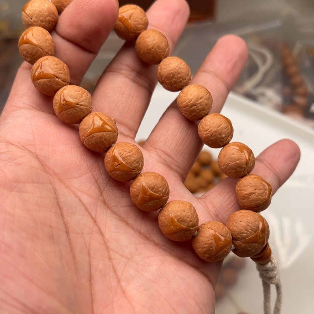 凤眼菩提吊坠尼泊尔13球龙