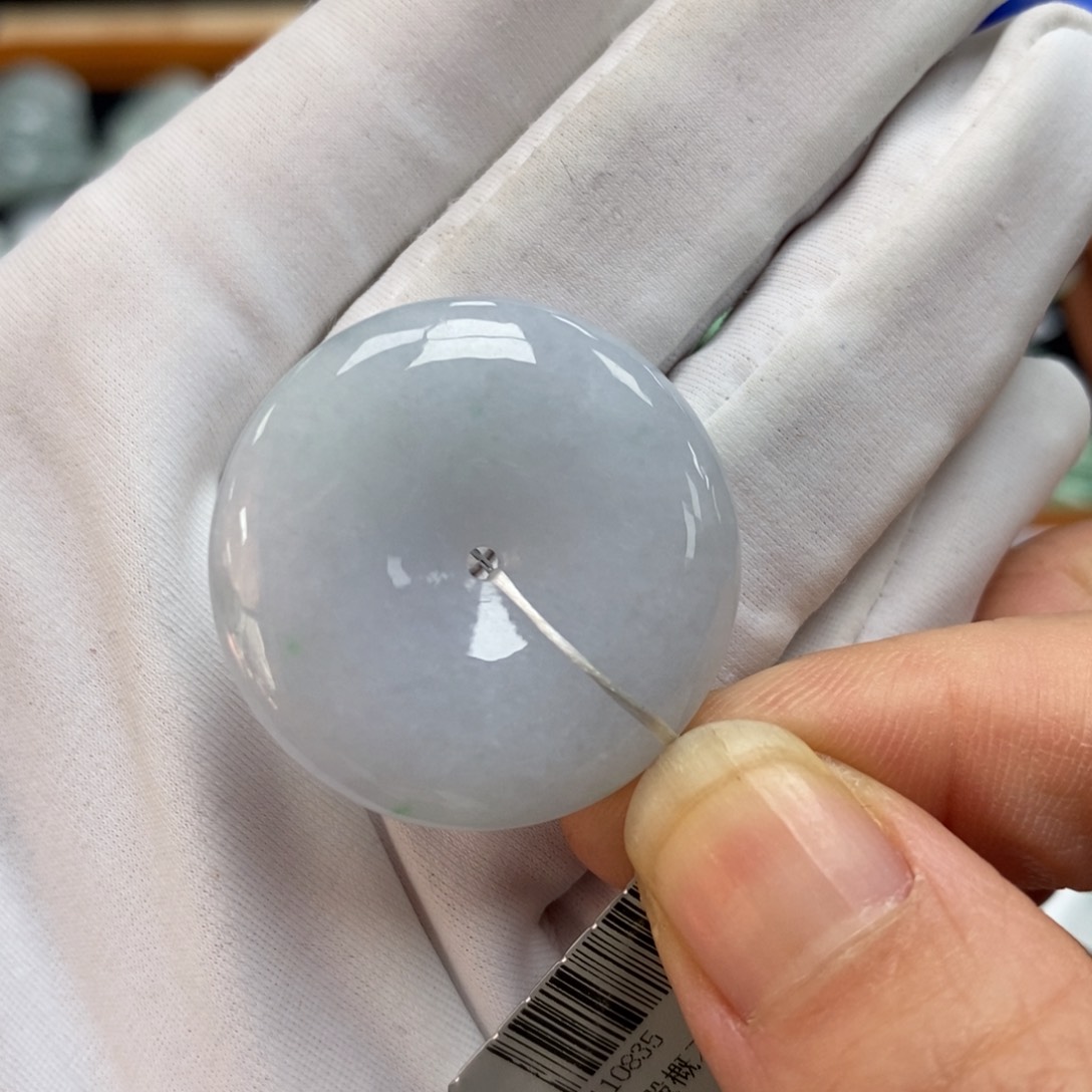 翡翠颈饰未镶嵌平安扣