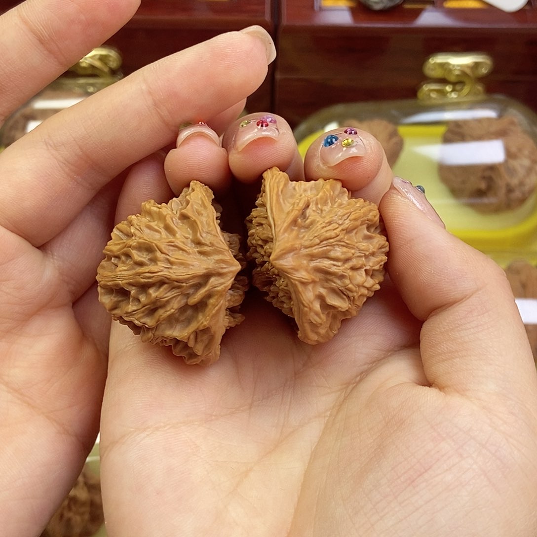 文玩核桃吊坠盘山蛇