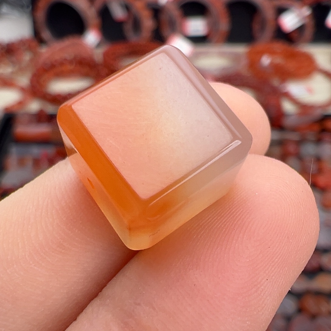 南红玛瑙未镶嵌颈饰方糖