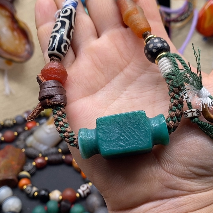 玛瑙/玉髓颈饰未镶嵌