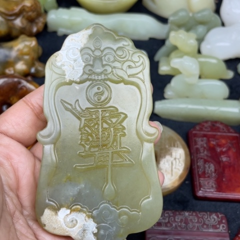 未镶嵌蛇纹石玉颈饰22