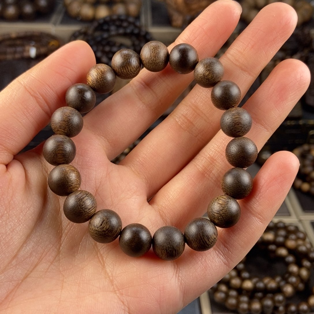 沉香手串想**有越南芽庄白棋楠