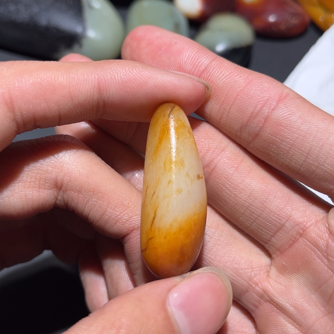 和田玉未镶嵌珠宝奇石