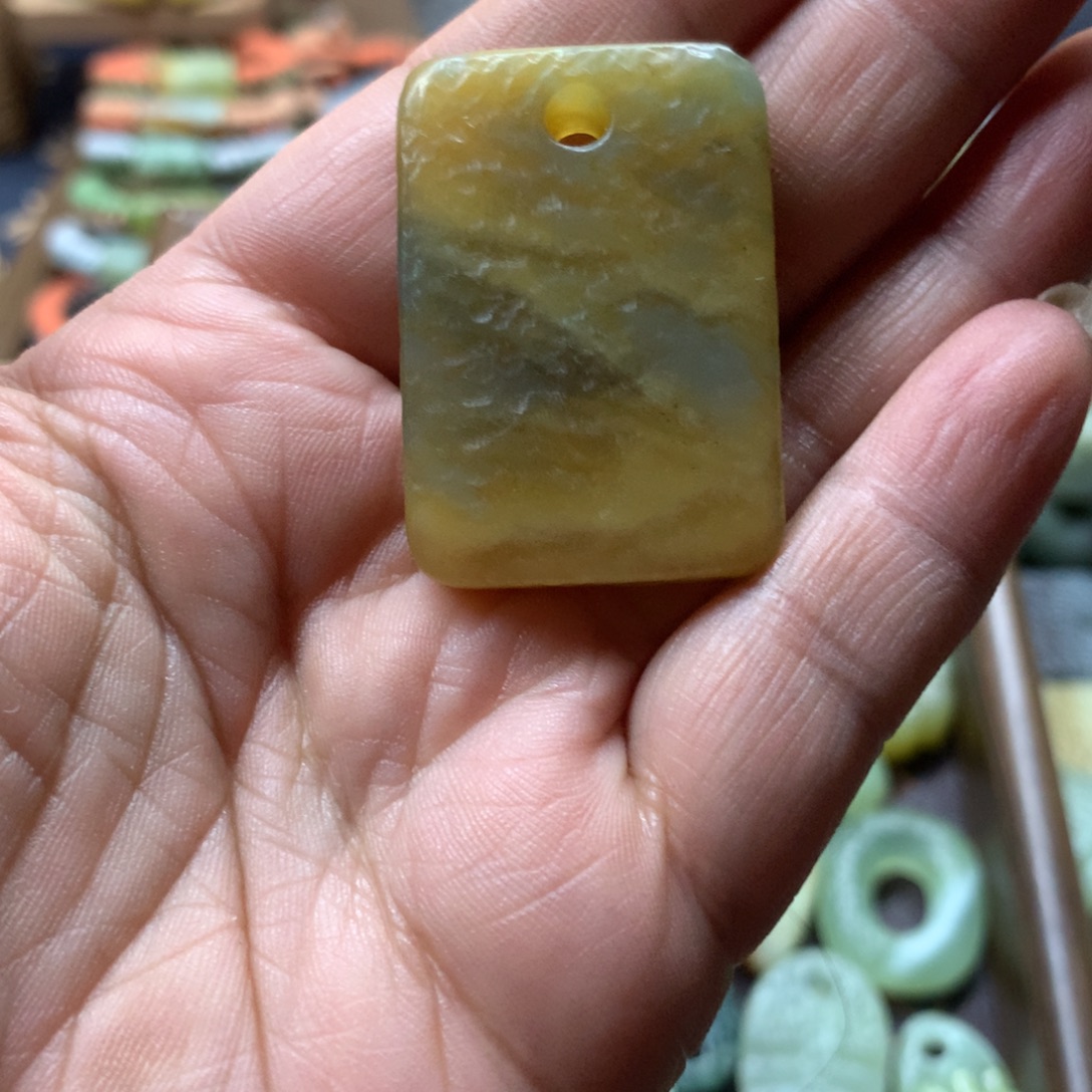 家***喵蛇纹石玉未镶嵌颈饰