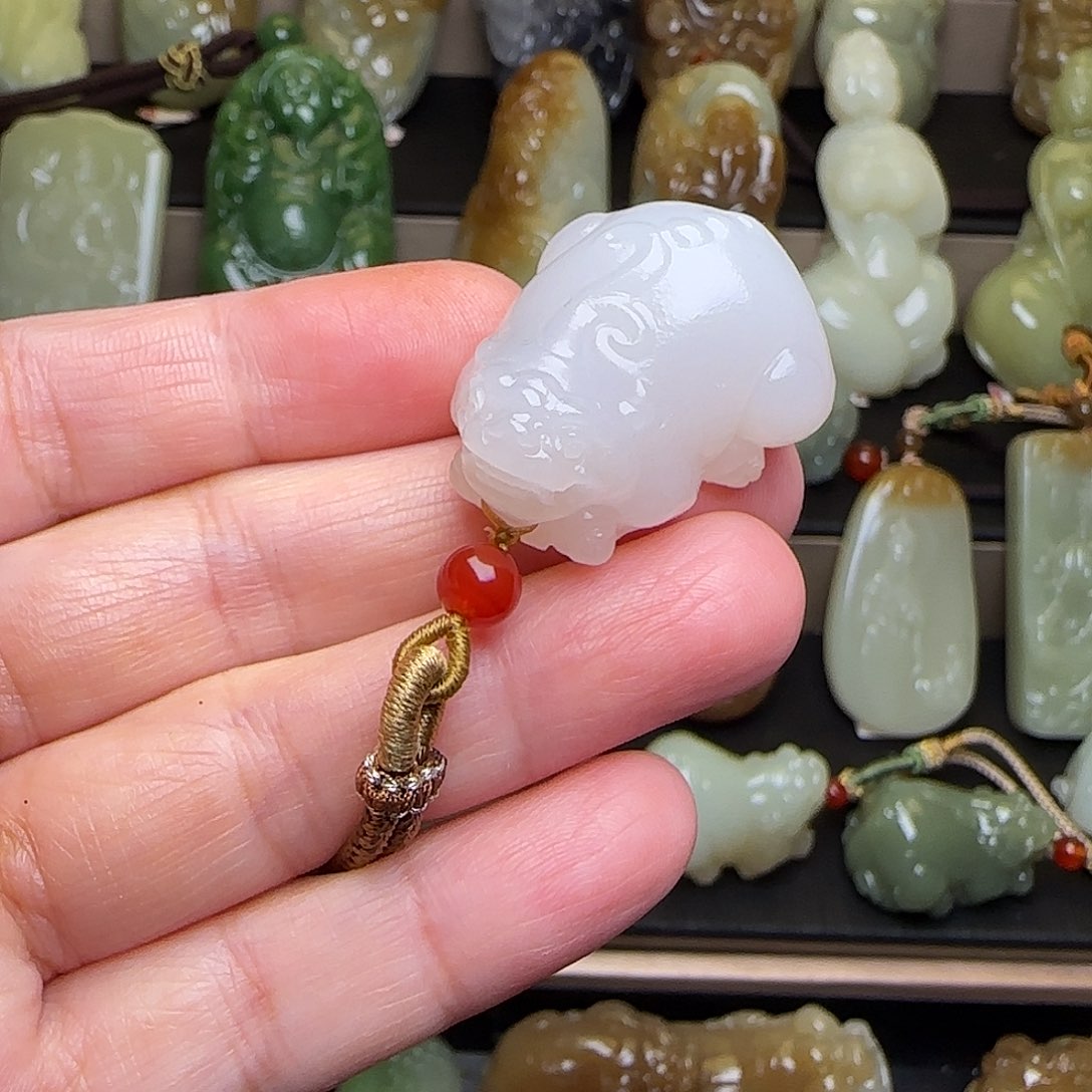 颈饰未镶嵌和田玉