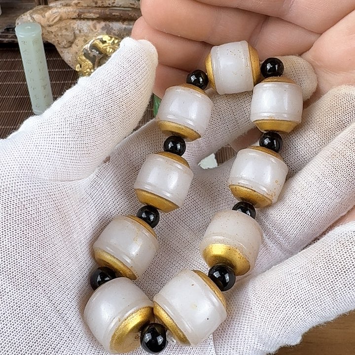 和田玉挂件未镶嵌上**水