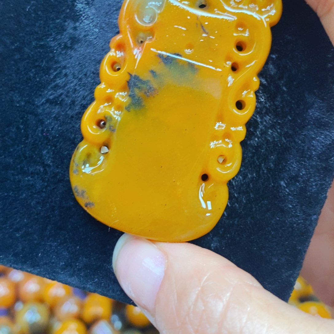 未镶嵌石英质玉（黄龙玉）吊坠(不含链)