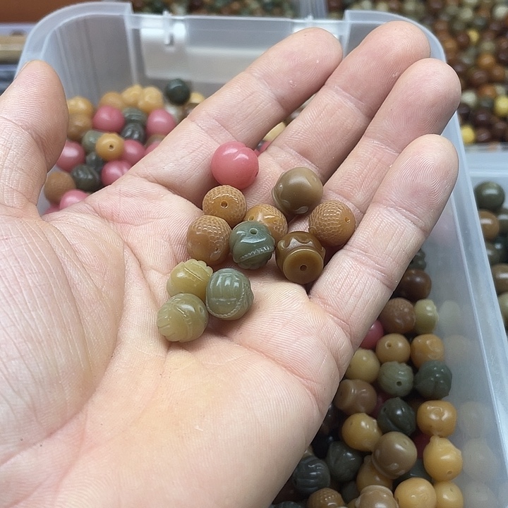 白***姐白玉菩提吊坠12雕刻混10颗