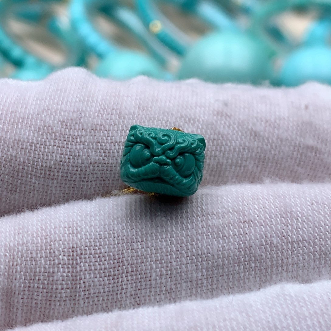 绿松石颈饰未镶嵌