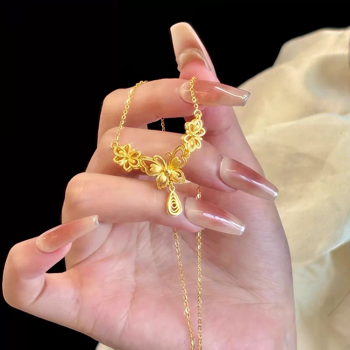 铜合金项链 新中式超仙蝴蝶生花流苏项链女轻奢气质婚嫁风锁骨链