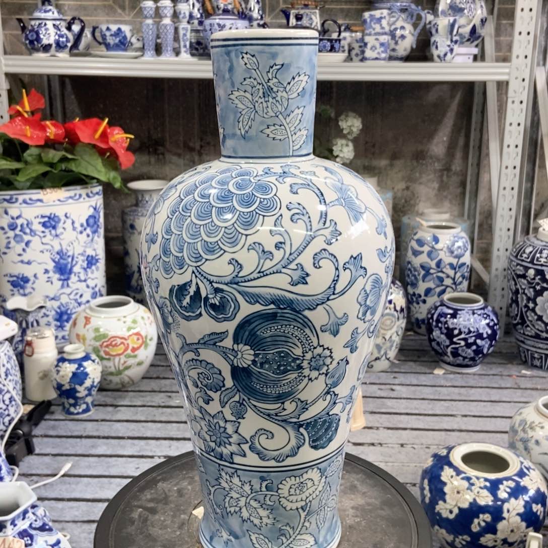 摆件花瓶手绘釉下彩