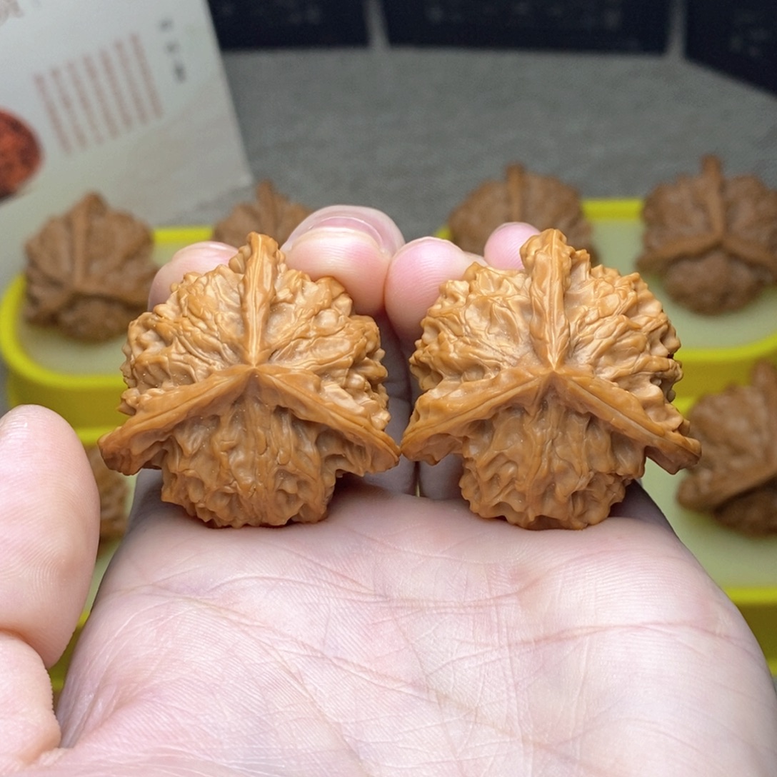 文玩核桃吊坠盘山三棱37微修打底