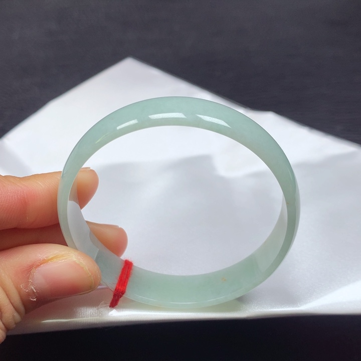 翡翠手镯未镶嵌53圈