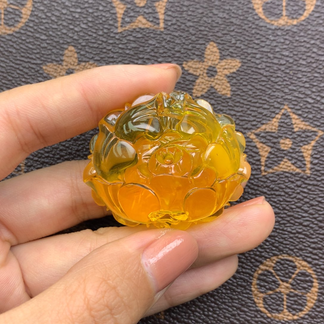 琥珀未镶嵌珠宝奇石
