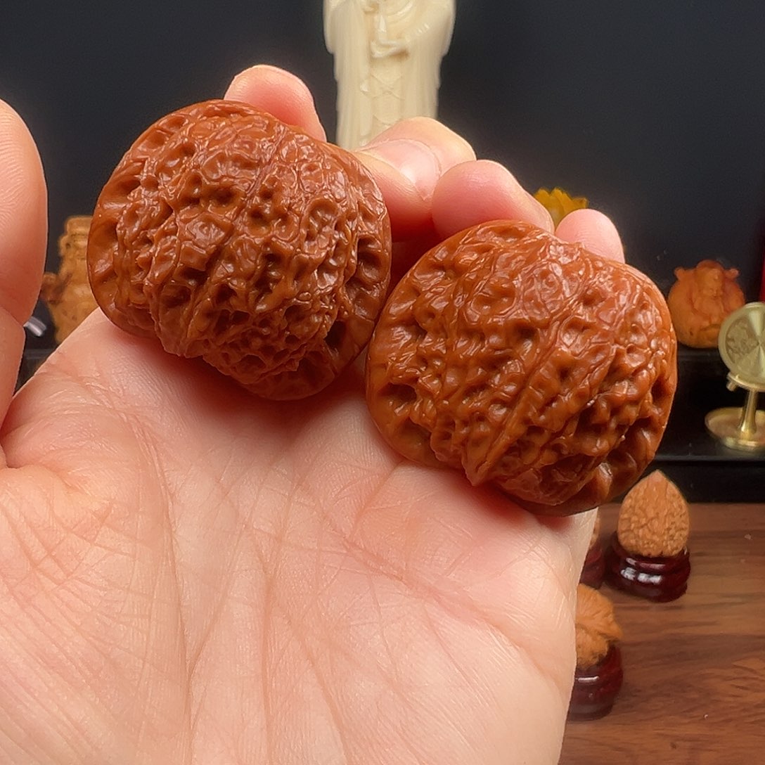 文玩核桃吊坠38血麒麟