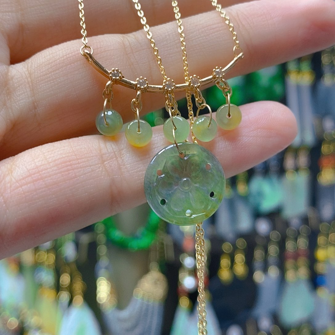 未镶嵌翡翠耳饰翡翠