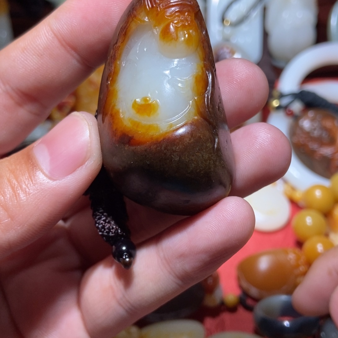 和田玉颈饰未镶嵌开*者