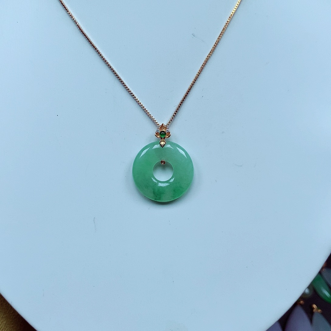 翡翠颈饰18K金镶嵌天然翡翠A货