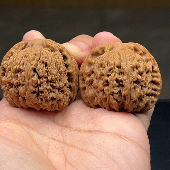 文玩核桃吊坠127号南疆42尺有黄