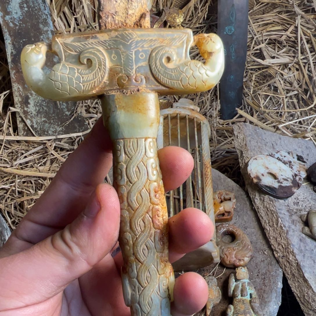 冷***知和田玉（糖玉）未镶嵌颈饰