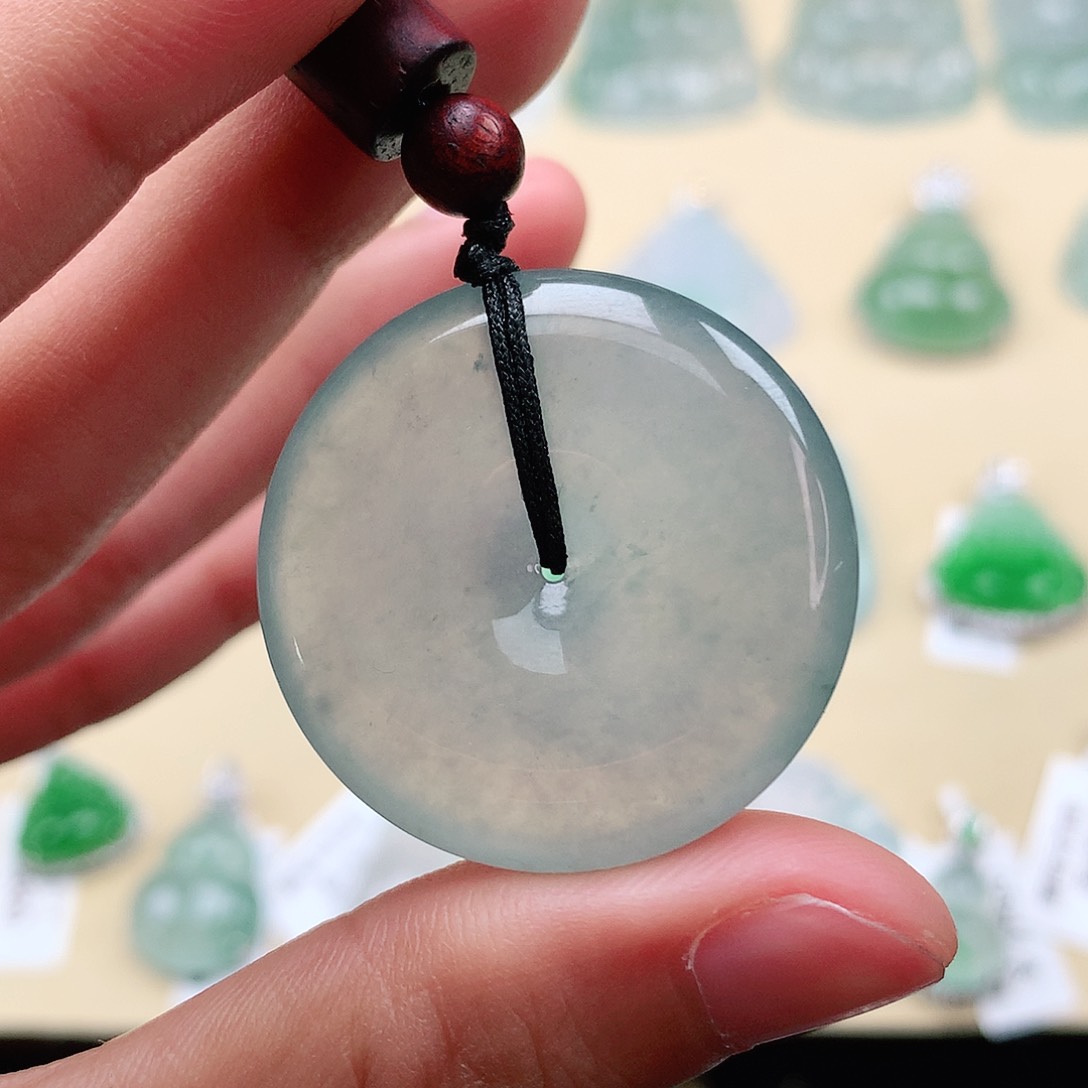 翡翠颈饰18K金镶嵌扣子