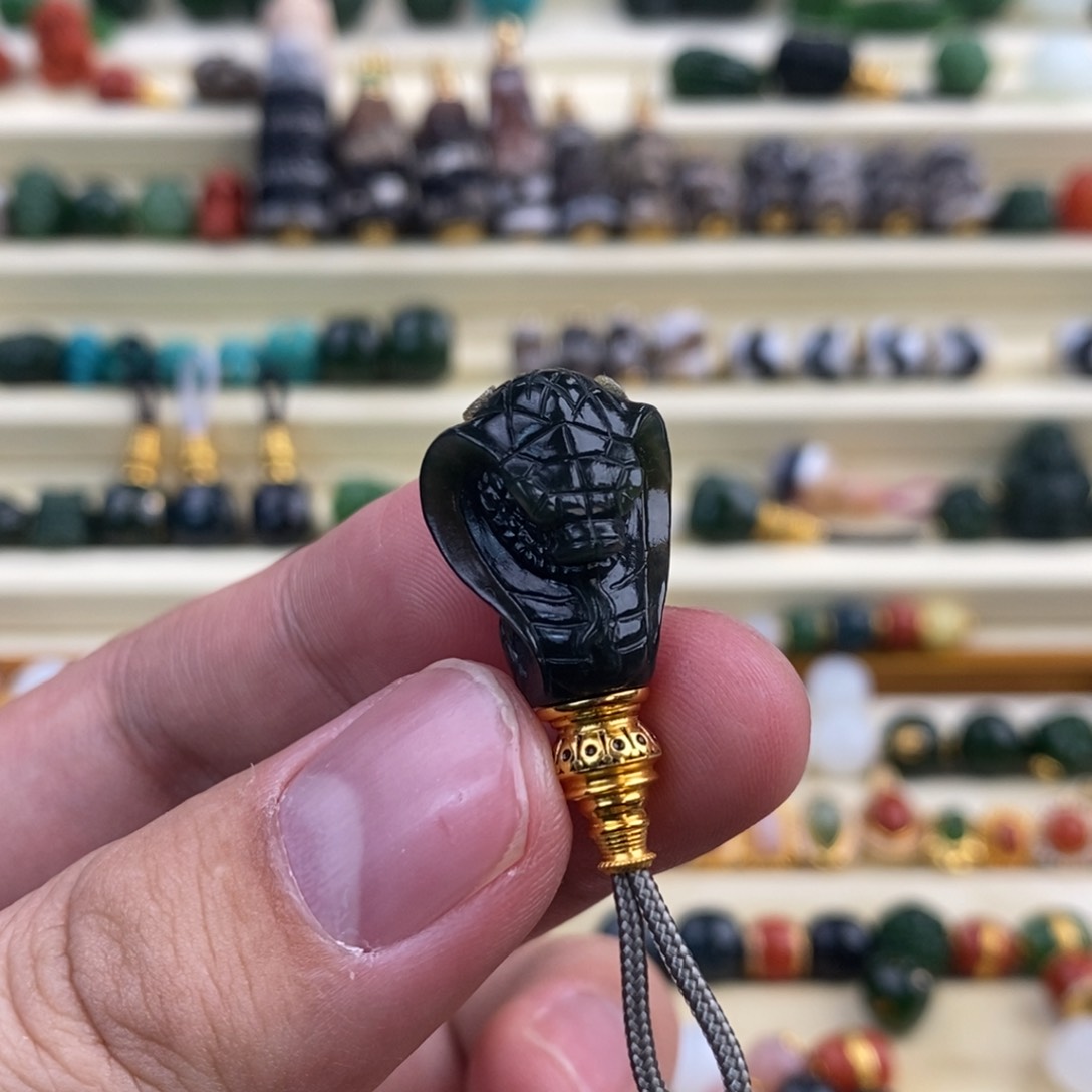 和田玉颈饰18K金镶嵌