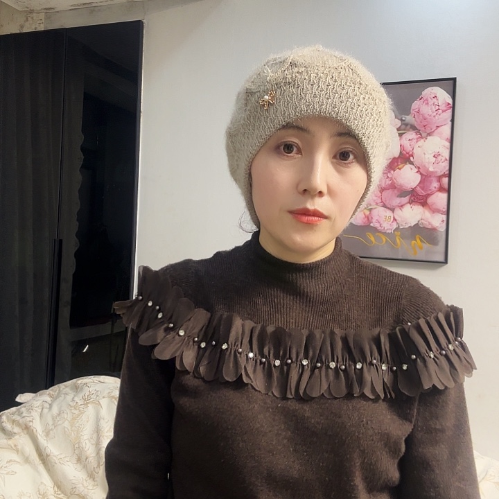 随机发马海毛线帽子卡其色样品