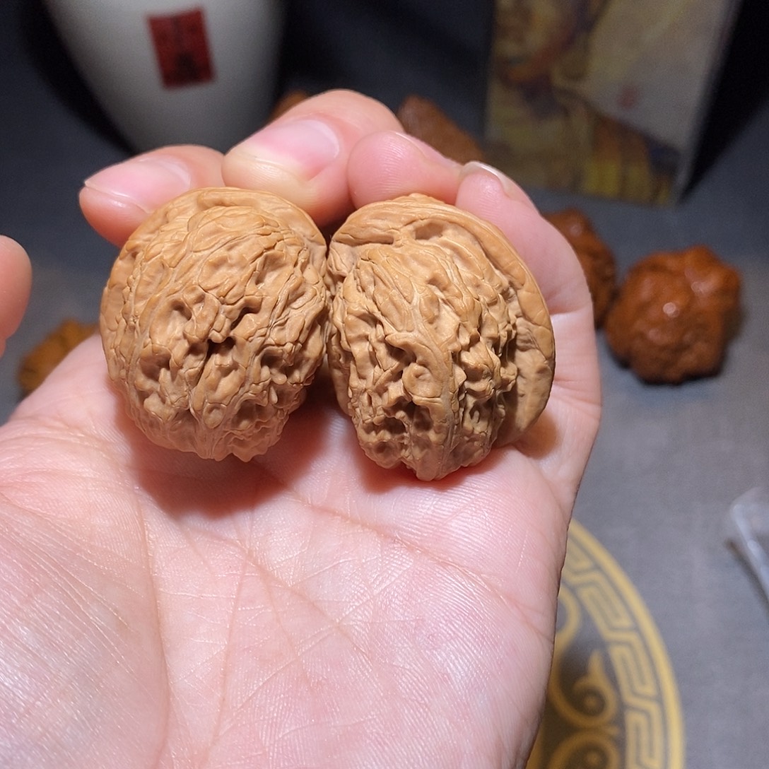 文玩核桃把件全品无修白狮子半壁