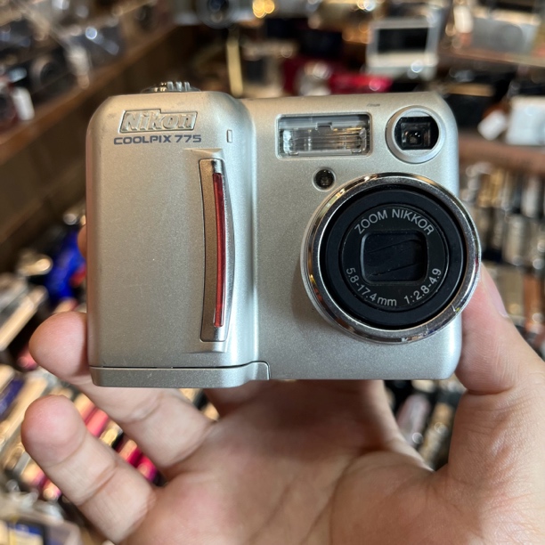9新 Nikon/尼康 E775日英文 210w像素3倍变焦 配齐除读卡器