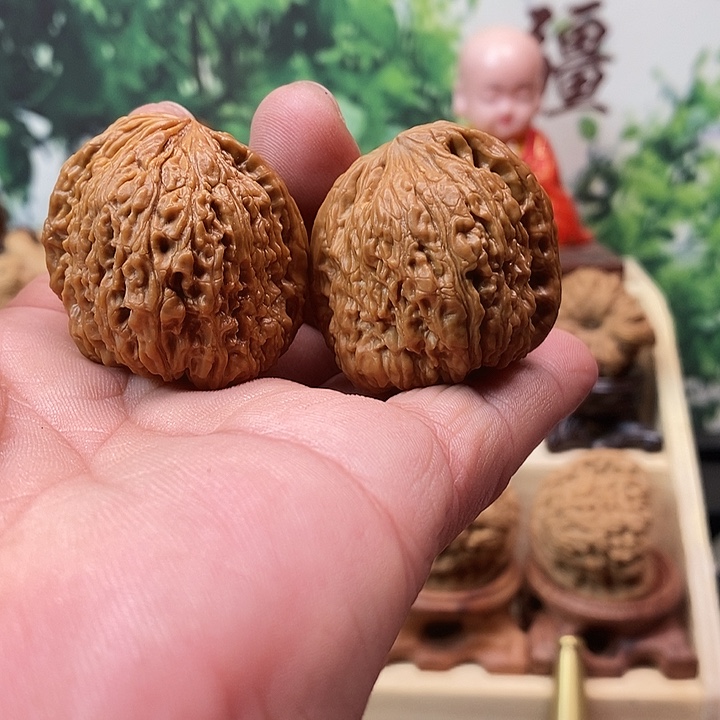 文玩核桃吊坠奈*天拉丝凹底南疆石