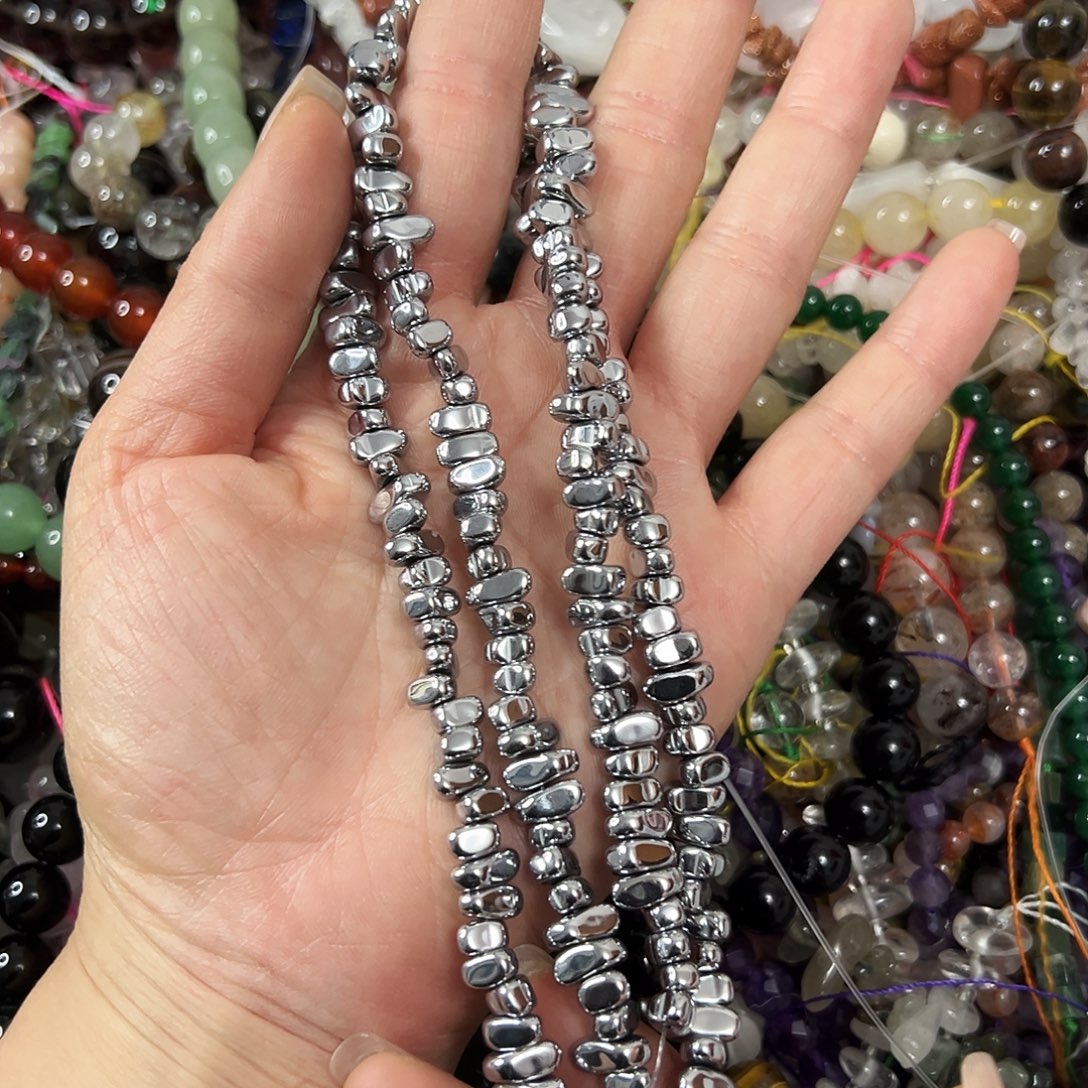 玛瑙/玉髓未镶嵌珠宝半成品，黑胆石碎银子一条