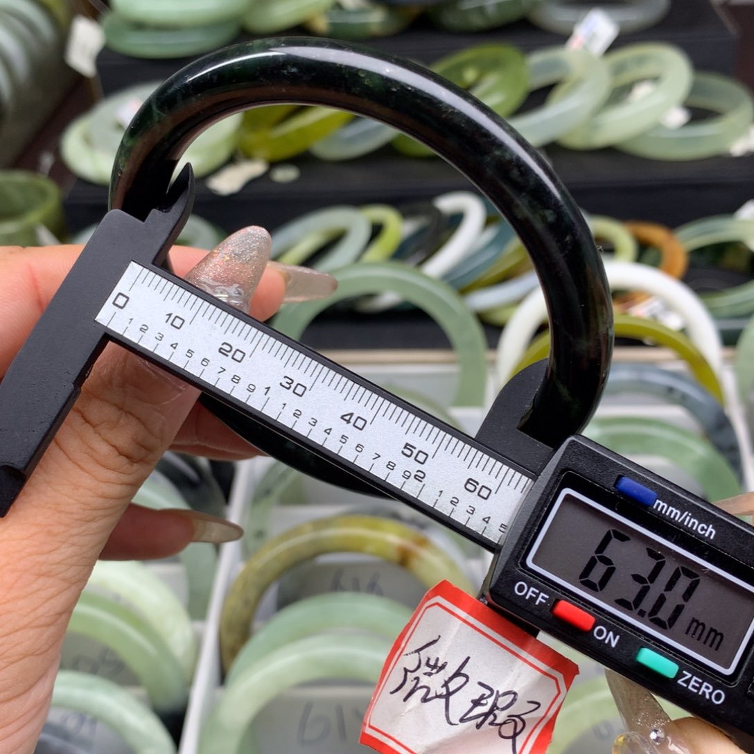 未镶嵌蛇纹石玉手镯619