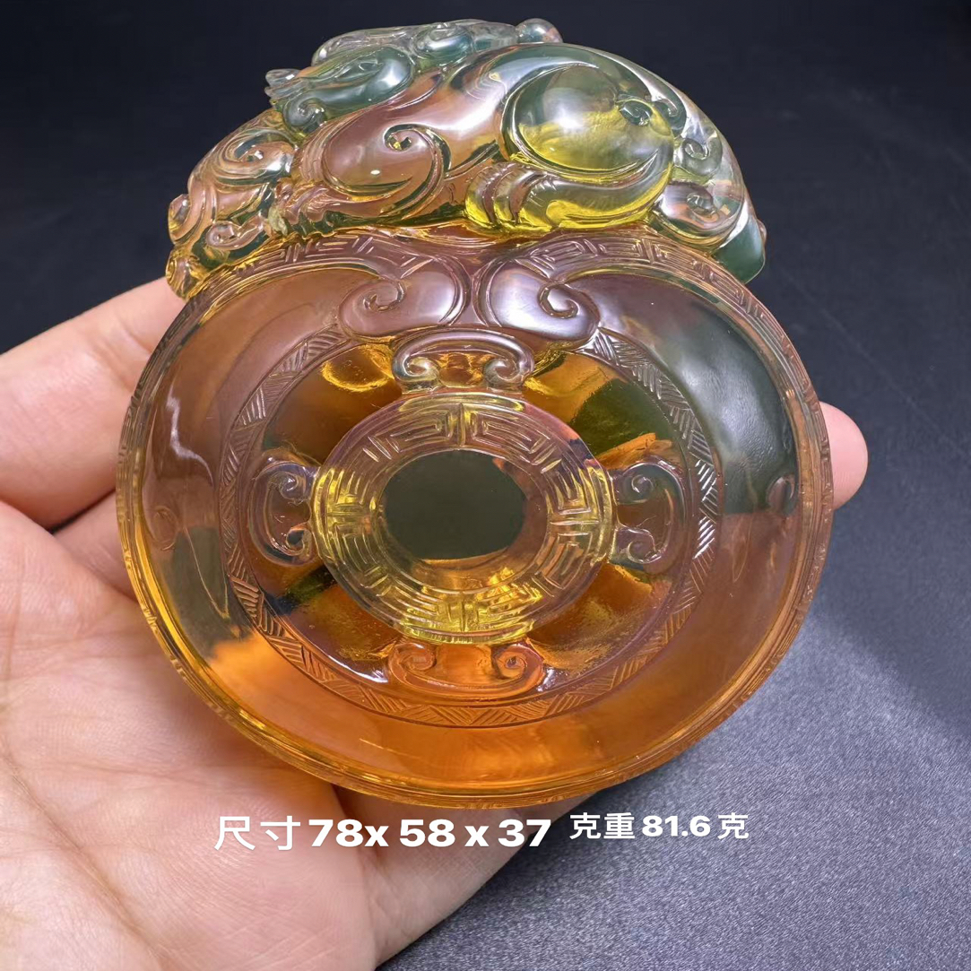 缅甸天然琥珀大师工蓝珀雕刻仿古貔貅吊坠挂件