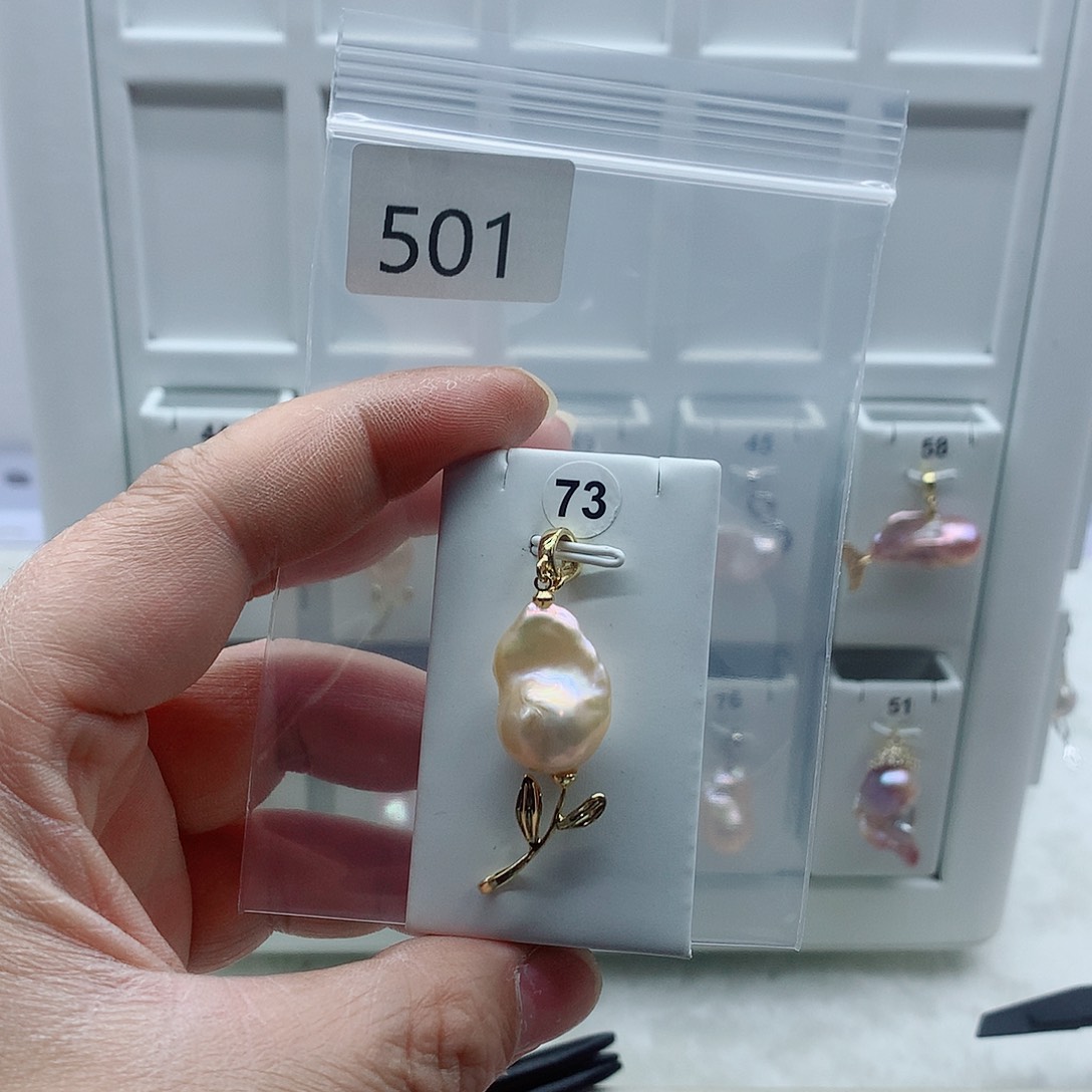 合金吊坠(不含链)淡水珍珠