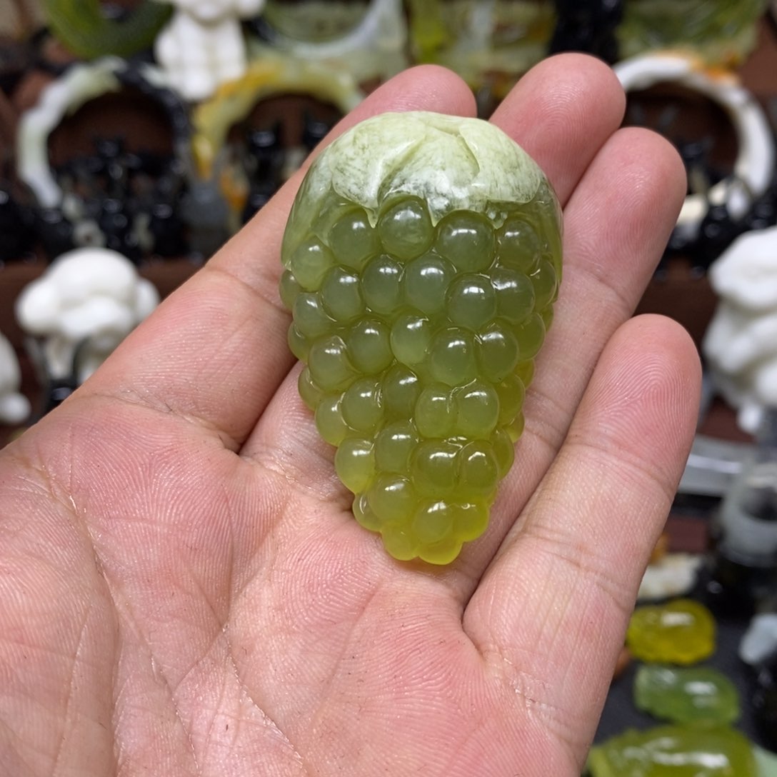 蛇纹石玉吊坠(赠链)未镶嵌