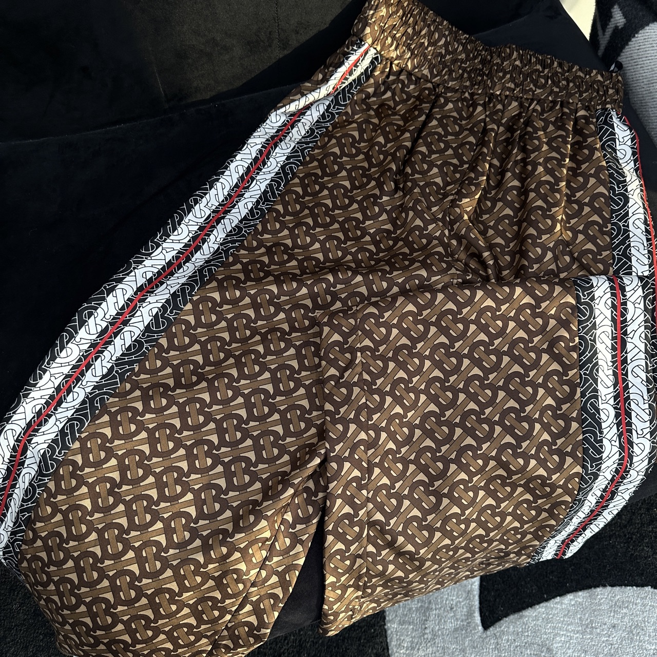 99新 BURBERRY/博柏利 满印logo真丝长裤 运动休闲裤 36码