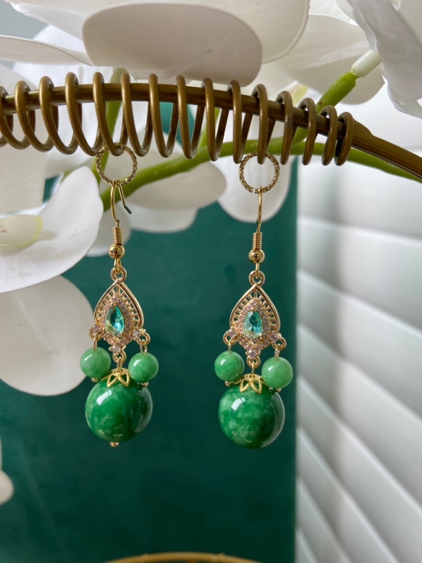 浅色干青流苏14毫米3珠耳饰