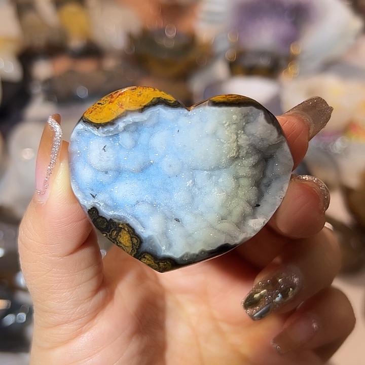 玛瑙/玉髓无未镶嵌?****?九眼蓝软爱心