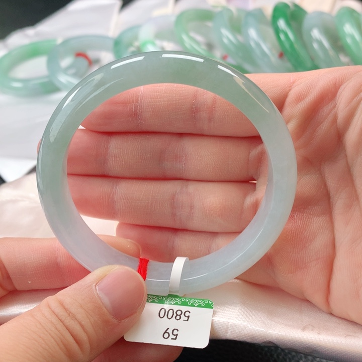 翡翠手镯未镶嵌缅甸A货翡翠手镯