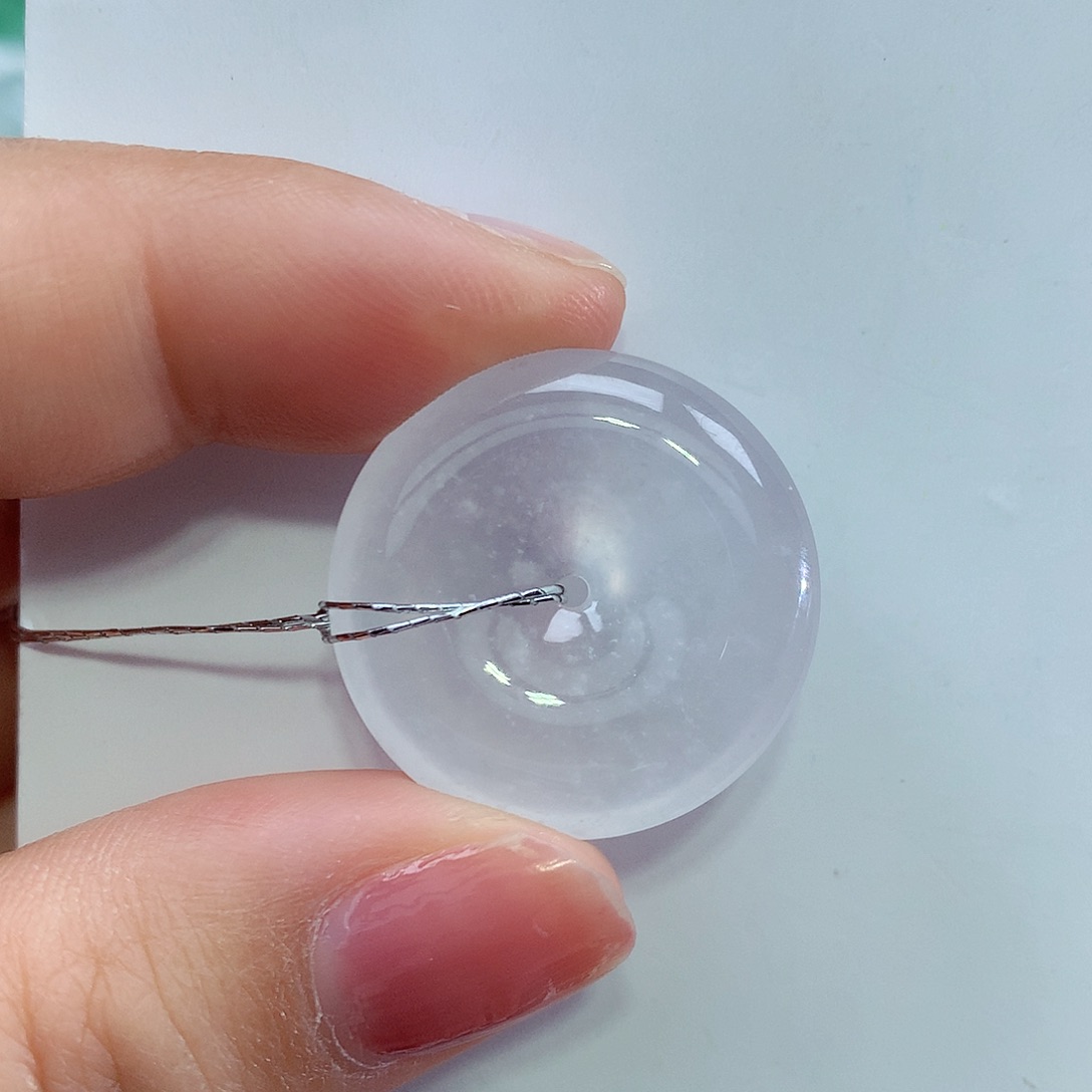 翡翠未镶嵌颈饰平安扣