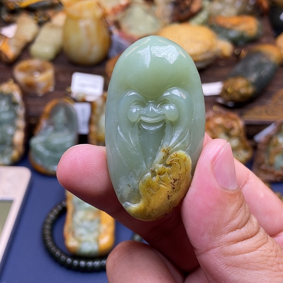 未镶嵌岫岩河磨玉（透闪石质玉）珠宝奇石