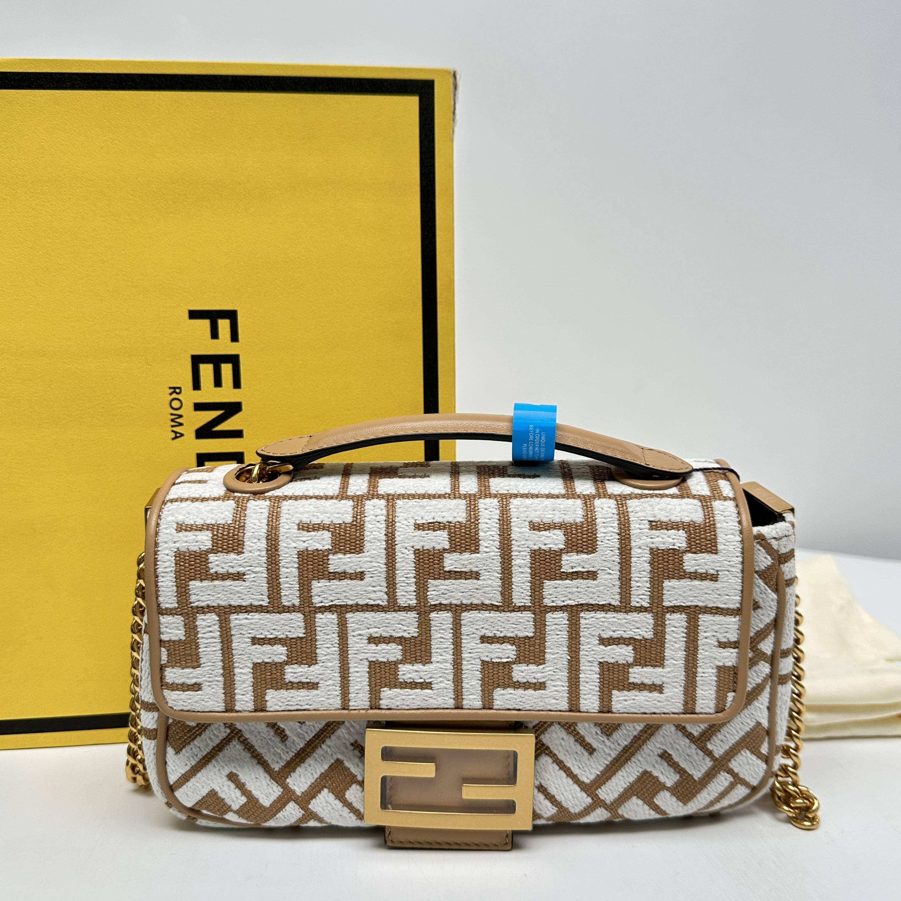 胖虎安安/芬迪/95新/公价0/箱包/斜挎包/312501260006