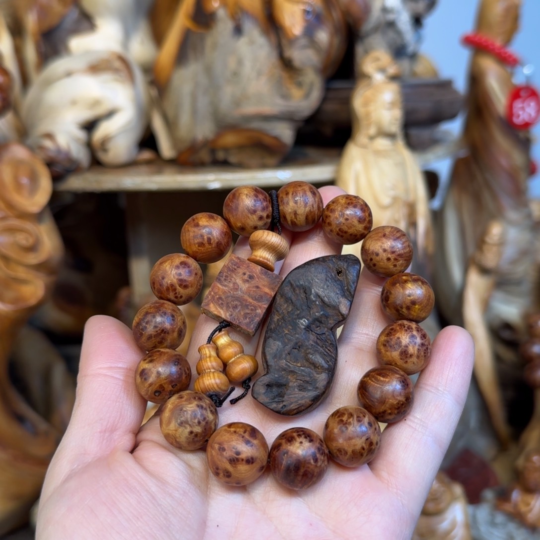 榆***晚柏木（崖柏）66666666